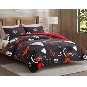 Chic Black and Red Heart reversible  Comforter Set